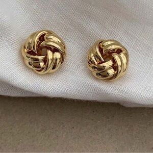 Elegant Gold Knot Earrings